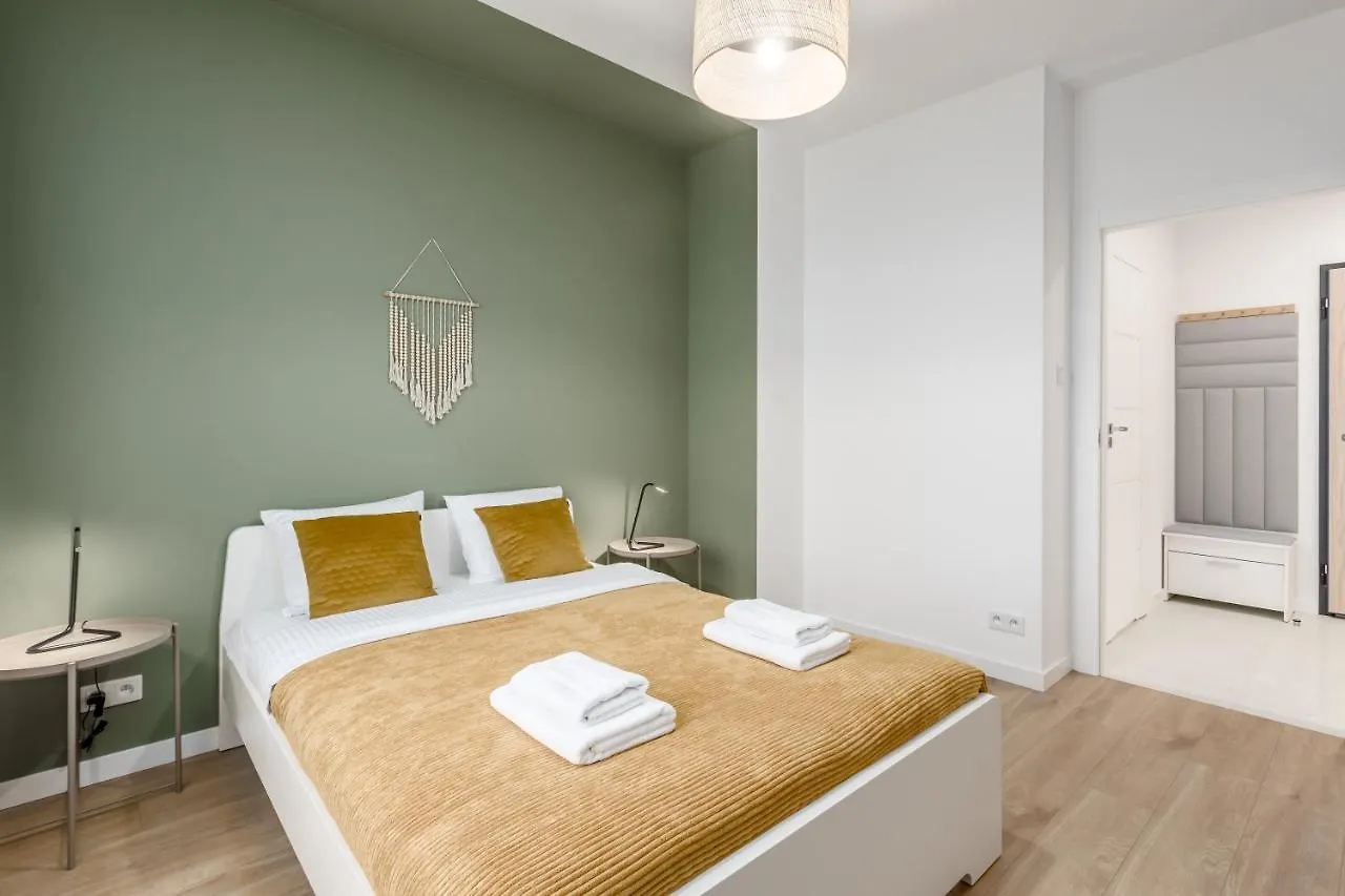 Warsaw City Jutrzenki Premium بولندا